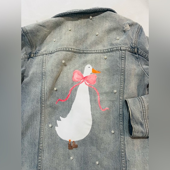 🎀Hand Painted Denim Jacket with Goose Design - Picture 3 of 7